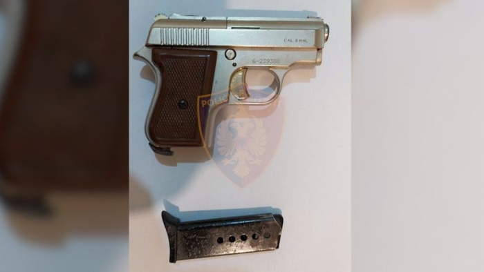 LËVIZTE ME ARMË PA LEJE/ Arrestohet 19-vjeçari në Durrës (DETAJET)