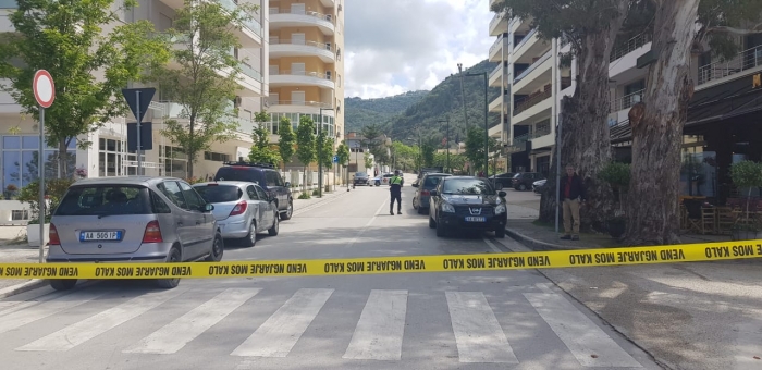 SHOKUESE NË VLORË/ 15 vjeçari merr armën e babait dhe qëllon kunatin (EMRI)