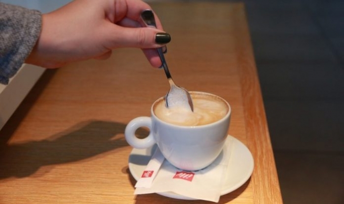 E THONË EKSPERTËT/ Si mund ta zbuloni nëse jeni me Covid-19 duke pirë KAFE