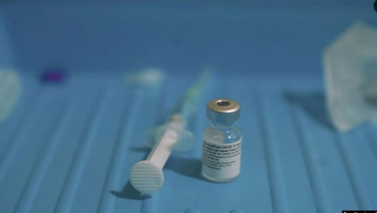 PËRJETUAN REAKSIONE ALERGJIKE PASI MORËN VAKSINËN/ Nisin hetimet ndaj Pfizer dhe BioNTech