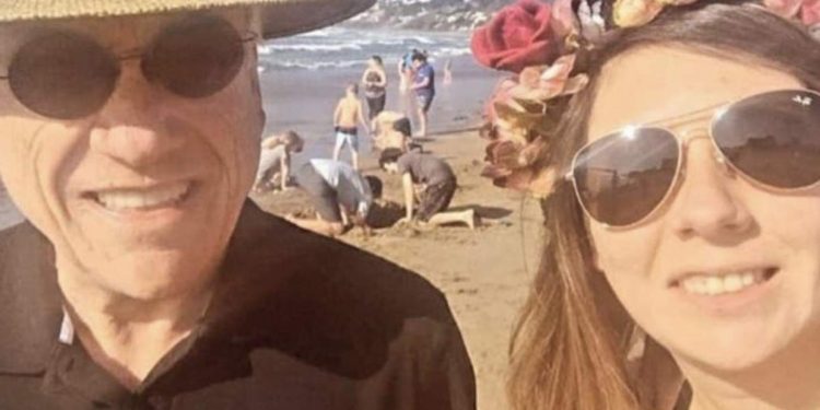 BËRI SELFIE ME NJË KALIMTAR NË PLAZH/ “E pëson” presidenti i Kilit, ja sa lekë gjobitet