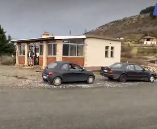 SULMI ME ARMË NDAJ LOKALIT NË LEZHË/ Vite më parë këtij biznesi i ishte vënë tritol. Pamjet nga vendngjarja (VIDEO)