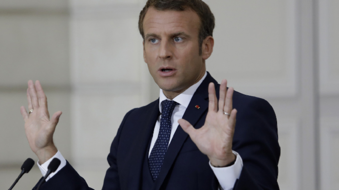 I IZOLUAR DHE ME SIMPTOMA/ Presidenti francez Emmanuel Macron rezulton pozitiv me COVID-19