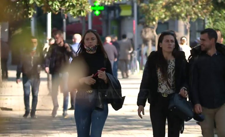 PANDEMIA NË SHQIPËRI/ Shqetësimi i epidemiologëve: Ata që kanë kaluar COVIDIN, nuk mbajnë…
