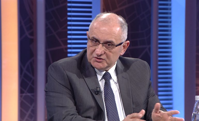 “ZORRA QORRE…”/ Flet në emër të PROTESTUESËVE, Petrit Vasili: O polica do ju gjejmë në vrimë të miut