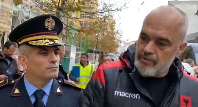 “SHKARKIMI I ARDI VELIUT NUK DO NDODHË”/ Rama: S’vendoset në rrugë kjo gjë…