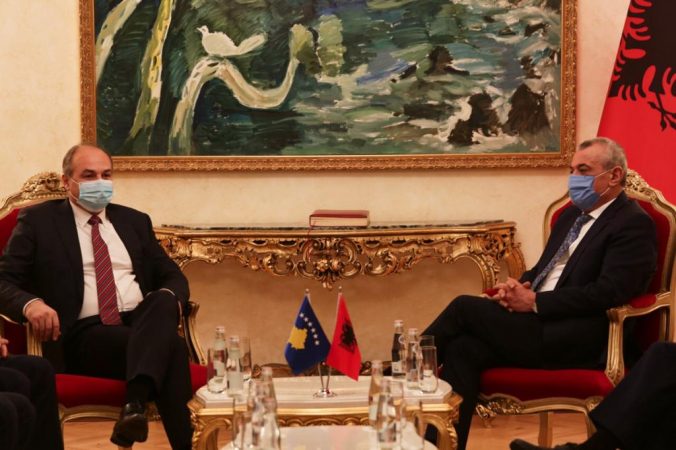 TAKIM ME DELEGACIONIN E PDK/ Ruçi: Nuk do të lejojmë të njolloset imazhi i Kosovës dhe luftës së UÇK-së