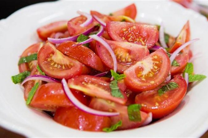 PËR NJË ORGANIZËM TË SHËNDETSHËM/ Zbuloni dietën e duhur që ju ndihmon me tretjen