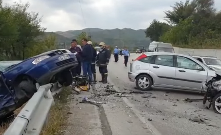 AKSIDENT TRAGJIK NË FIER/ Makina del nga rruga, humbin jetën dy persona…