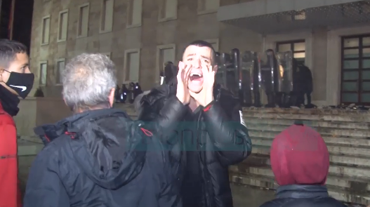 “MESAZH” NGA ARRATIA/ Stresi: Unë e bëra timen, tani bëni ç’të doni. M’u ka tha fytyra prej lotëve…