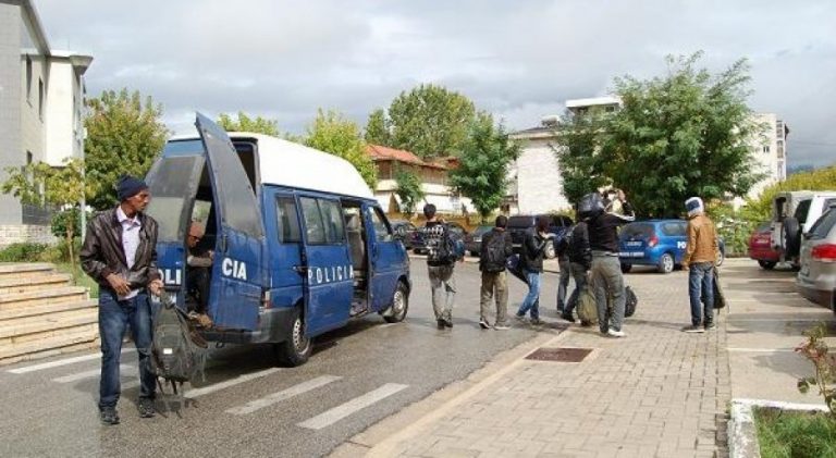 NGA KUFIRI ME GREQINË DREJT KUKËSIT/ Arrestohen dy vëllezër dhe një 29-vjeçar, trafikonin…