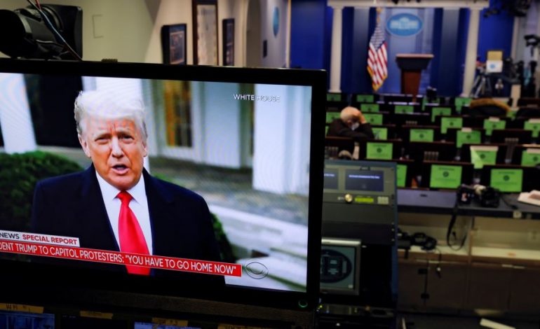 ANKETIMI/ Shumica e amerikanëve kërkojnë largimin e menjëhershëm të Presidentit Trump