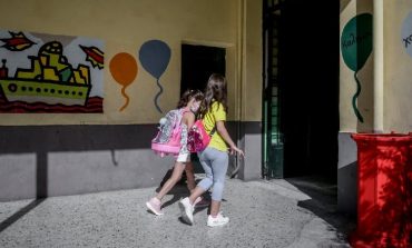 COVID-19/ Qeveria greke merr vendimin për shkollat: Të gjitha hapen më 11 janar