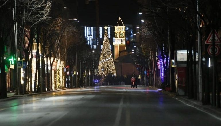 MASAT ANTI-COVID/ Sot i rikthehemi orës së vjetër policore, kufizimi i lëvizjes fillon në 22:00