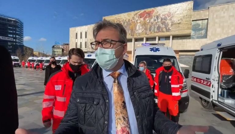 COVID-19/ Brataj: Në ambulancat e reja 4400 litra oksigjeni, mund ta çojmë nga Konispoli në Tropojë pacientin