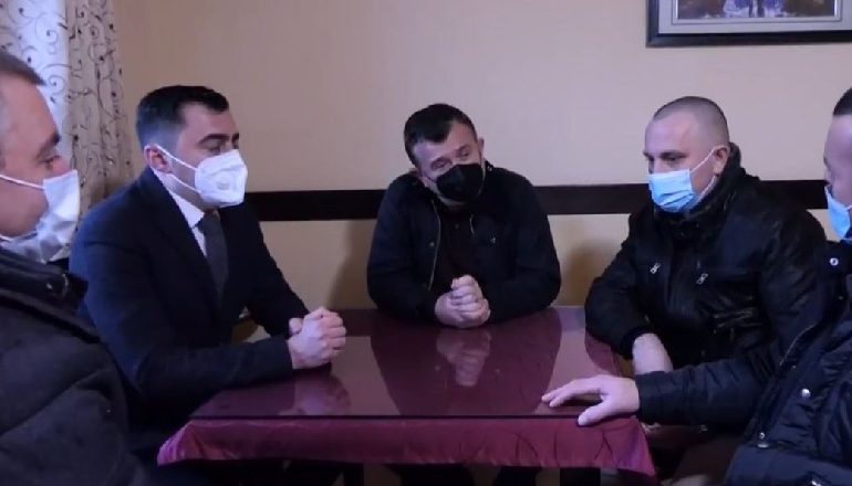 TAKIM ME PRONARËT E BIZNESEVE NË ELBASAN/ Balla: 77% e tyre nuk paguajnë tatim fitimin
