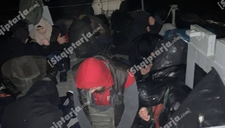 NDALIMI I EMGRANTËVE NË VJOSË/ 14 klandestinë u dërguan në QSUT me djegie në trup