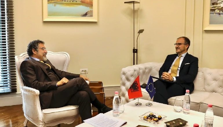 ZGJEDHJET E 25 PRILLIT/ Çuçi takim me Sorecën: BE mbetet një partner i pazëvendësueshëm