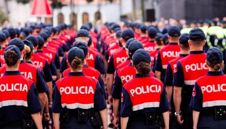 RREGULLI I RI/ Kush ka tatuazh nuk do pranohet kurrë në Policinë e Shtetit, kushtet e reja nga mosha tek dokumentacioni