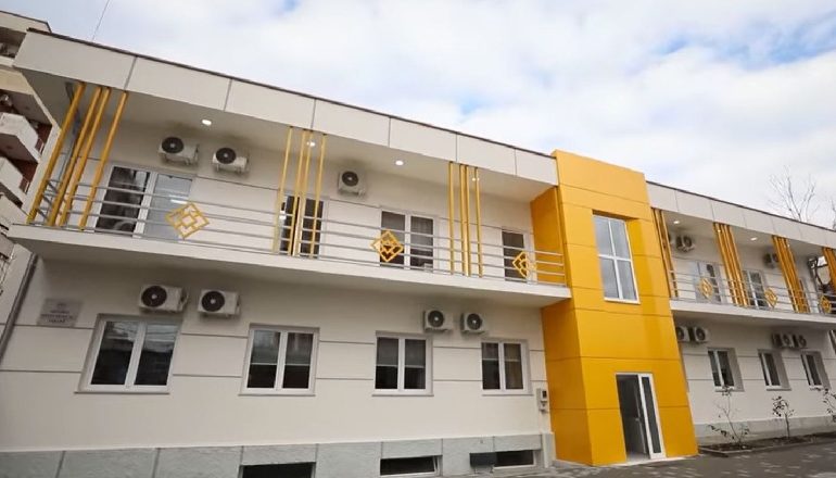 “PA KOMENT”/ Rama publikon videon nga qendra e re shëndetësore në Tiranë! Pacienti: Është një kontrast i madh