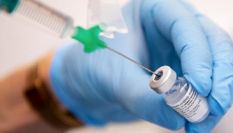 COVID-19/ Ekspertët: Shtyrja e dozës së dytë të vaksinës mund të kthehet në problem global