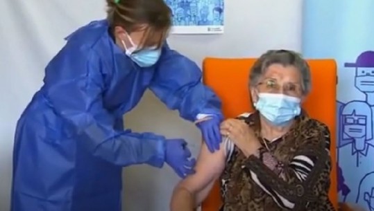 KORONAVIRUSI NË SPANJË/ Nis administrimi për dozën e dytë të vaksinës anti-COVID (VIDEO)