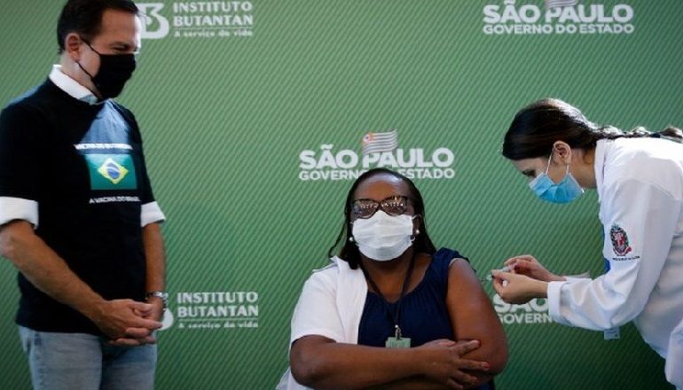 SITUATA E KORONAVIRUSIT/ Brazili nis vaksinimin anti-COVID të qytetarëve