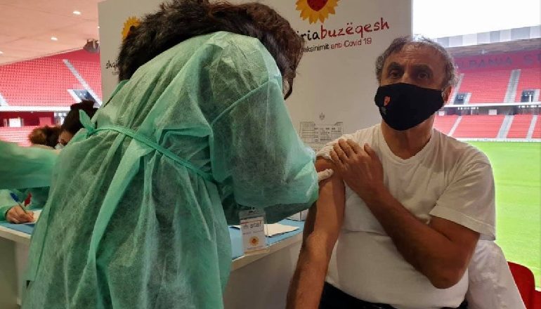 VAKSINIMI/ Manastirliu: 549 mjekë dhe infermierë kanë kryer dozën e parë të vaksinës