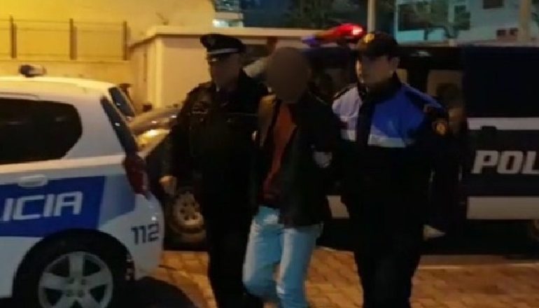ARRESTOHEN DY TË RINJ NË LUSHNJE/ I futen në shtëpi të moshuarës, i hedhin gaz lotsjellës e mbyllin në dhomë, e rrahin dhe…