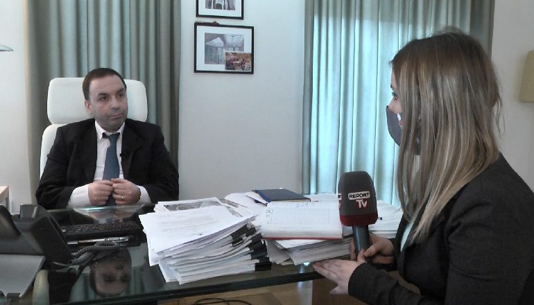 SHTYRJA E MASAVE LEHTËSUESE NË BANKA/ Banka e Shqipërisë: Ristrukturohen huat e klientëve në vështirësi. Kredia e keqe do rritet