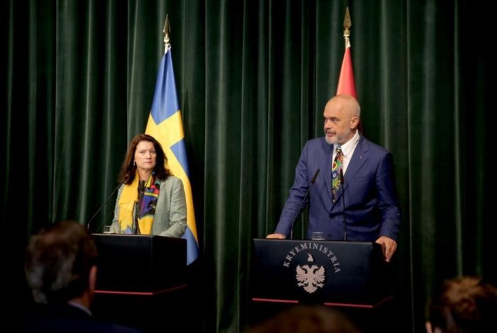 MORI KRYESINË E OSBE/ Ministrja e Jashtme falenderon Ramën: Adaptove një lidership të ri ekzekutiv