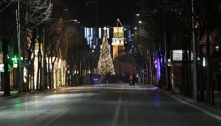 MASAT ANTI-COVID/ Sot dita e fundit e orës së re policore, nga nesër kufizimi i lëvizjes fillon në…
