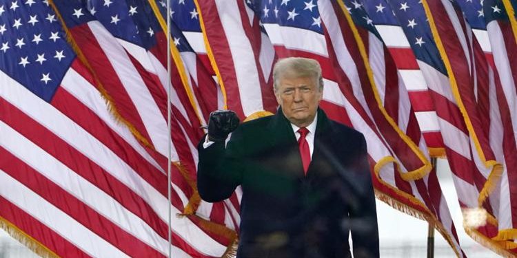 NXITI DHUNËN/ Zuckerberg: Bllokimi i Trump në “Facebook” do të vazhdojë edhe…
