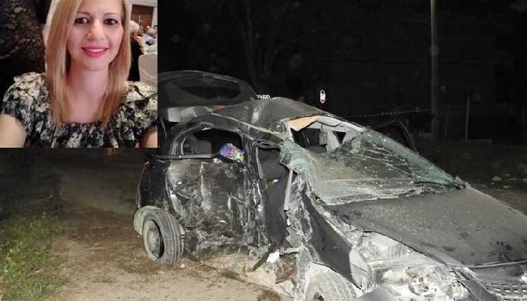 PAMJET E FRIKSHME/ Momenti kur makina e drejtuar nga shqiptari aksidentoi për vdekje greken dhe vajzën e saj 2-vjecare (VIDEO)