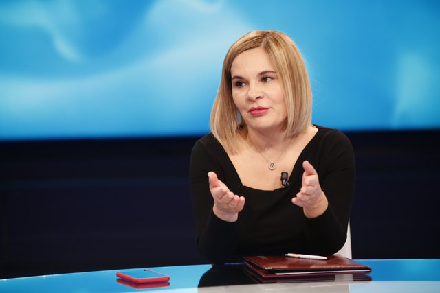 SONDAZHI E NXJERR LSI NË RËNIE/ Kryemadhi i bën llogaritë si Basha: Mua më dalin 40 deputetë