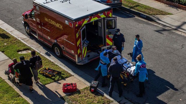 TRONDITËSE/ Ky vend i jep urdhër ambulancave: Mos sillni në spital njerëz që kanë pak shanse të mbijetojnë