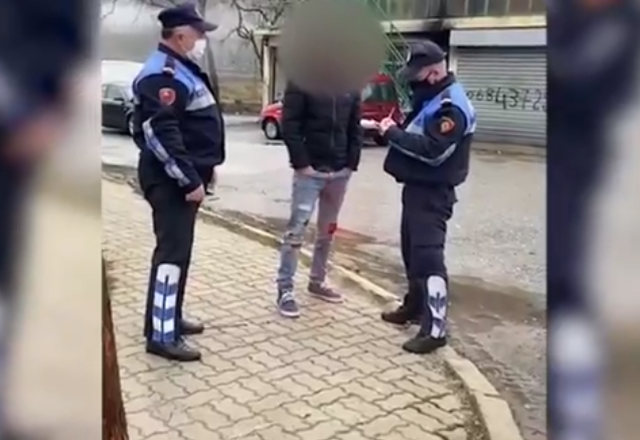 NË RRUGË PA MASKA DHE THYEN ORËN POLICORE/ Ja sa qytetarë janë gjobitur brenda 24 orëve nga policia