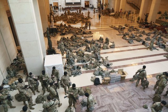 BETIMI I BIDEN/ Ushtria që ka “pushtuar” Kongresin kalon në “vetting”, rezultojnë të dyshimtë…