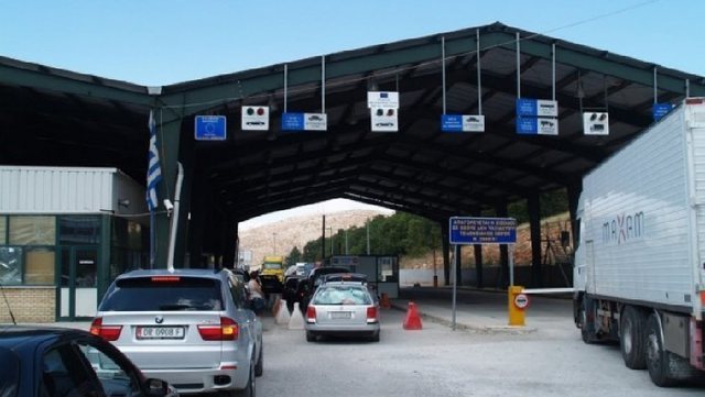 COVID-19/ Greqia nuk hap kufijtë, Kapshtica e mbyllur deri më…