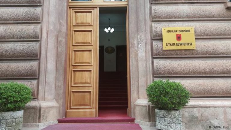 PAS 3 VITESH BLLOKIM/ Kushtetuesja mban sot seancën e parë pas plotësimit me anëtarë të rinj, ja çështjet që presin zgjidhje