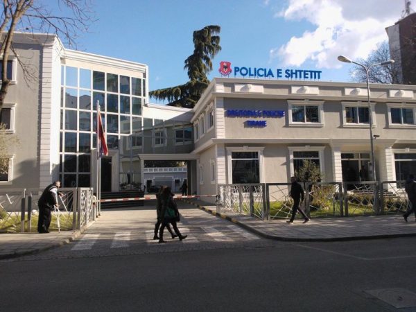 PLAS SHERRI NË DIBËR/ Vëllezërit bëjnë për spital policët jashtë detyre. Ja si e pësojnë dy të rinjtë (EMRAT)