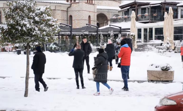DËBORA SHPËTON TURIZMIN/ Sot ka një dyndje drejt Korçës e Pogradecit