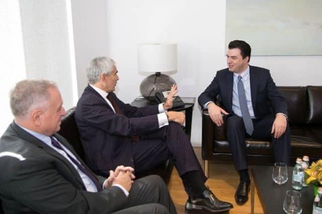 DEL FOTO/ Një nga ”mafiozët” e përmendur në përgjimet e Ndraghetës, takoi Lulzim Bashën në Tiranë