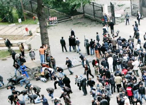 21 JANARI/ Policia e Tiranës kërkon rifillimin e HETIMEVE. Rishqyrtim i ekspertizës së FBI dhe ri-ekspertim i vrasjeve