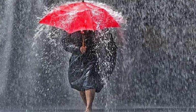 RESHJE TË DENDURA SHIU DHE TEMPERATURA TË ULËTA/ Mësoni parashikimin e motit për sot