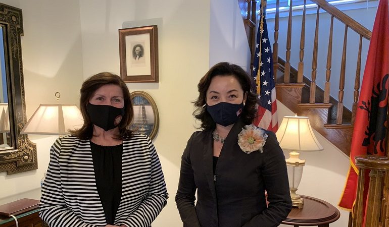 TAKIM ME KRYETAREN E KED-SË/ Ambasadorja Yuri Kim: Ka përgjegjësinë të drejtojë Gjykatën Kushtetuese në shqyrtimin e çështjeve të rëndësishme