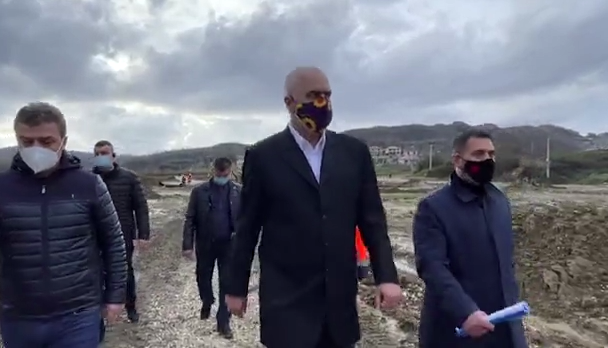 INVESTIMET NGA TURQIA/ Vijon ndërtimi i Spitalit të Fierit, Rama inspekton punimet