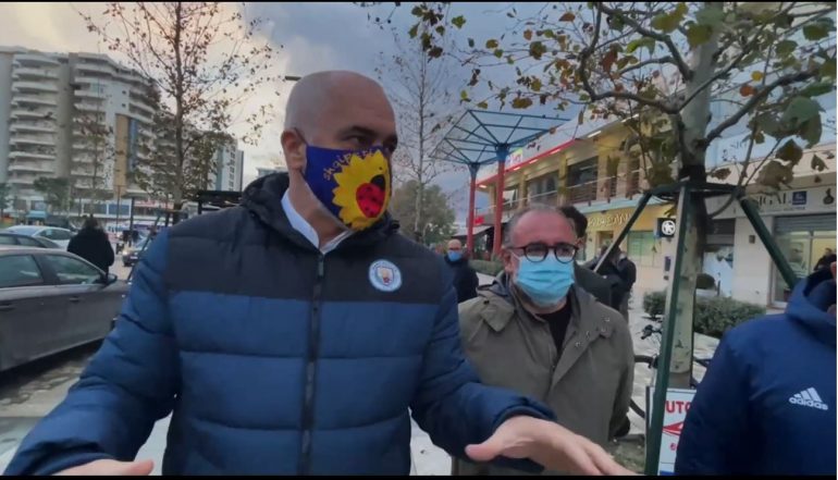 INSPEKTON VLORËN/ Rama: Reshjet intensive përmbysin dhe Parisin. Duhen HEQUR…