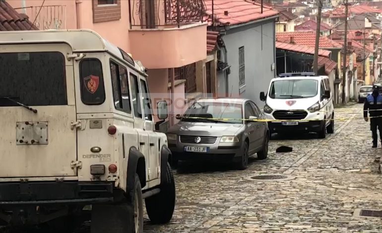 GRABITJA NË KORÇË/ Zbulohet EMRI i grabitësit. Fqinji: Kambisti ishte i gjakosur në fytyrë…