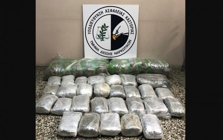 ARRESTOHEN DY SHQIPTARË NË GREQI/ Kapet furgoni me mbi 55 kg drogë në kufirin e gjelbër me Shqipërinë
